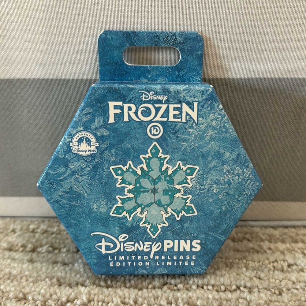 NEW Frozen Disney Pins